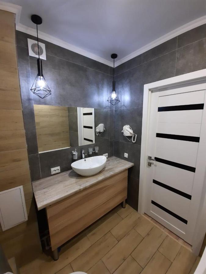 Люкс Исы Байзакова 133 Apartment Pavlodar Luaran gambar